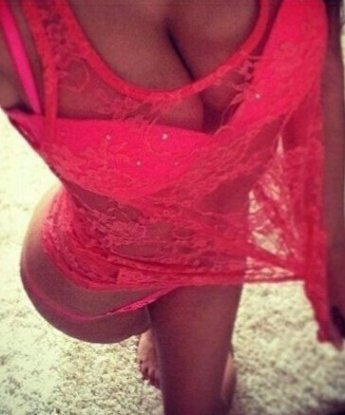 💋 Я живу в Москве, столице страсти и возможностей. Предлагаю тебе свои услуги, которые позволят тебе расслабиться и испытать настоящее блаженство. 🌟 Моя репутация и отзывы от предыдущих клиентов говорят о моей профессиональности и внимательном отношении к тебе. 🌹 Фото, которые находятся в моем портфолио, доказывают, что я обладаю страстной и привлекательной внешностью. Не теряй время, приходи ко мне, и я превратю твои фантазии в реальность. ✨ Жду тебя! 😘 Светлана